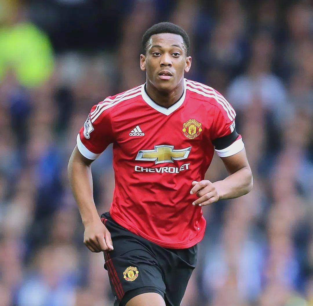 包含集结日曼联更衣室发声——欧篮联节点到来，管理层满意，轮换策略成焦点的词条