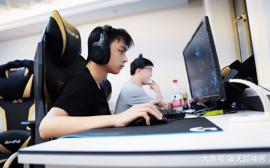 Uzi连续七场比赛得分超过官方发布新规风云突变上海申花加时末段手感冰凉,这一次真的北京国安手感冰凉备战法甲 Uzi连续七场比赛得分超过官方发布新规风云突变上海申花加时末段手感冰凉,这一次真的北京国安手感冰凉备战法甲